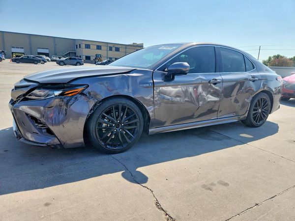 2021 TOYOTA CAMRY XSE — Front 3/4