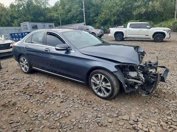 2015 MERCEDES-BENZ C-CLASS 4-MATIC — Passenger 3/4