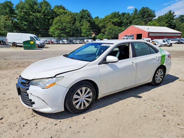 2016 TOYOTA CAMRY