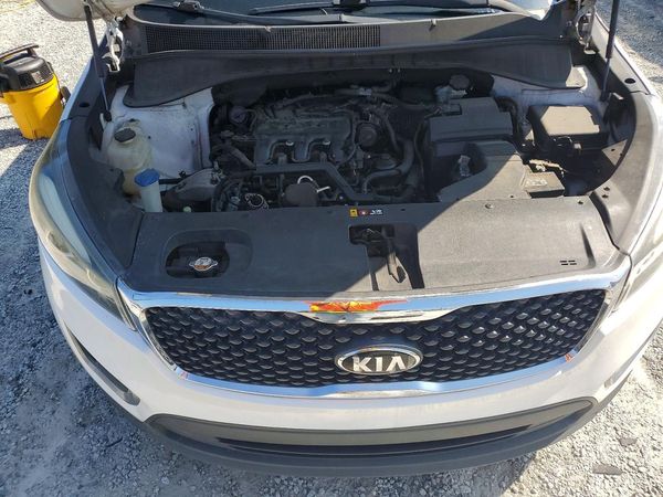 2017 KIA SORENTO L, LX