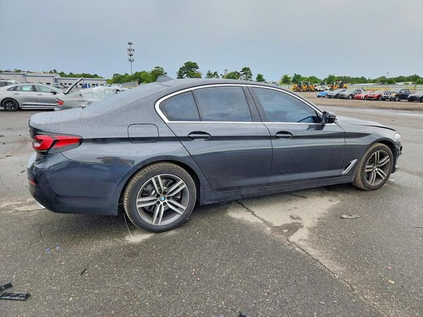 2022 BMW 530