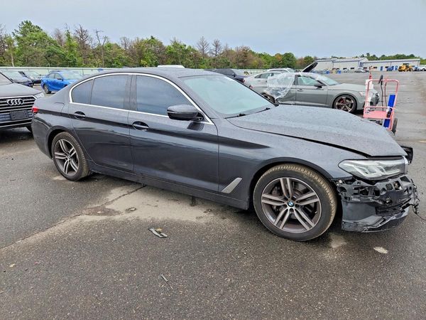 2022 BMW 530
