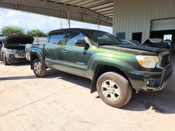 2014 TOYOTA TACOMA Delux Grade — Passenger 3/4