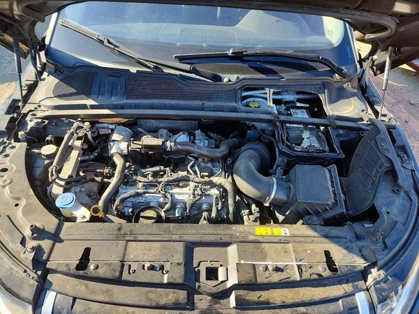 2018 LAND ROVER RANGEROVER SE/SE Premium — Engine bay