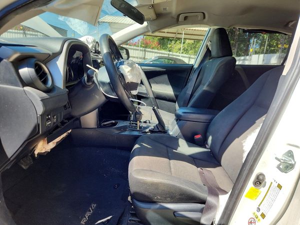 2016 TOYOTA RAV4 LE (X Grade)