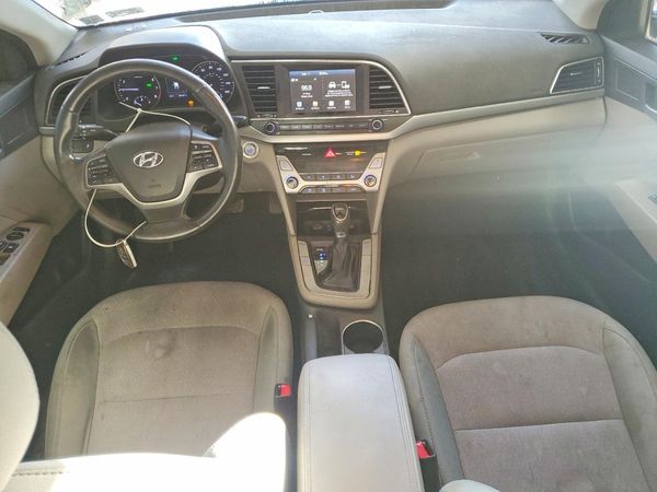 2017 HYUNDAI ELANTRA