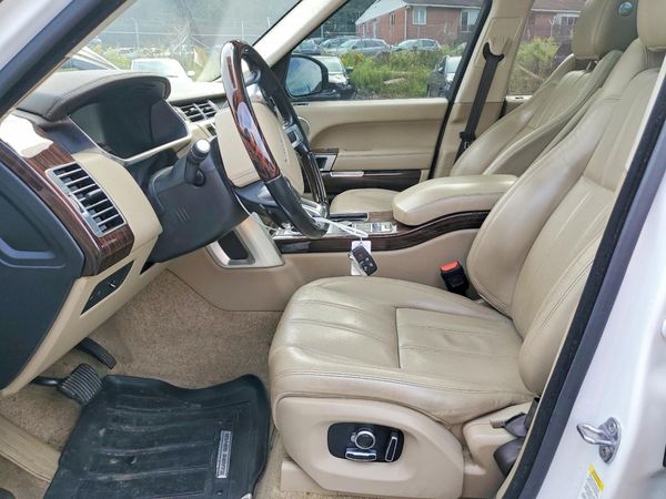 2017 LAND ROVER RANGEROVER HSE — DENT
