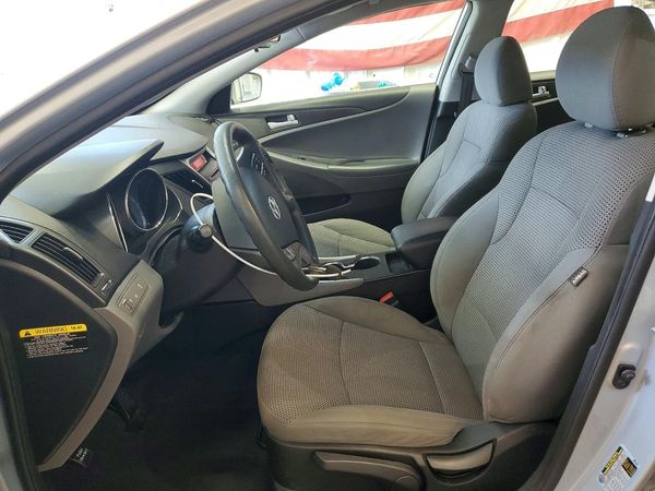 2013 HYUNDAI SONATA GLS/ GLS Popular — DENT