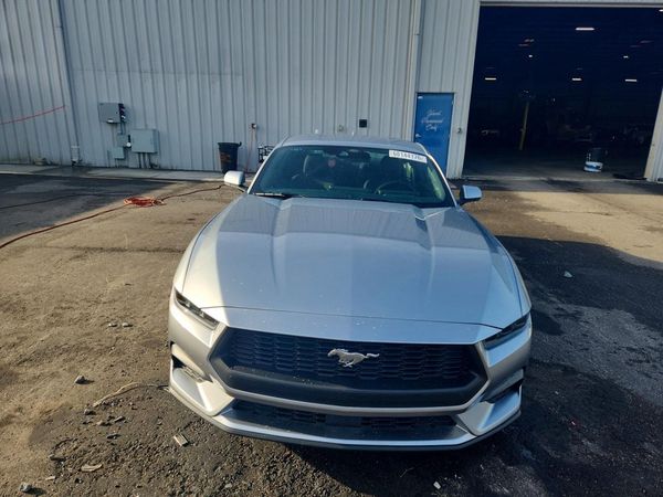 2026 FORD MUSTANG I4
