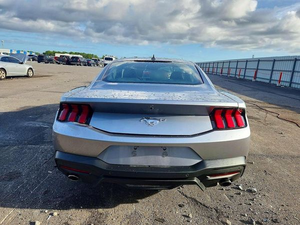 2026 FORD MUSTANG I4