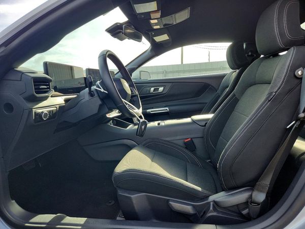 2026 FORD MUSTANG I4