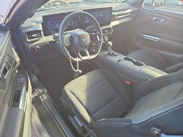 2026 FORD MUSTANG I4