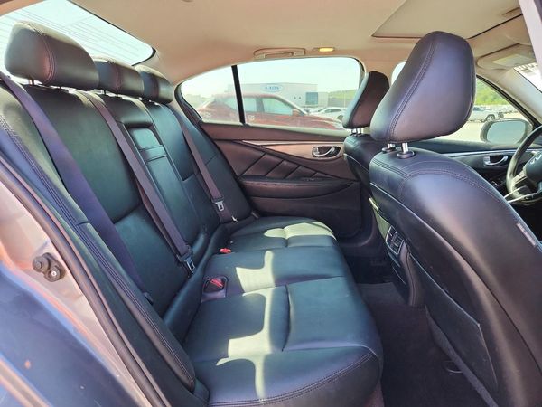 2017 INFINITI Q50