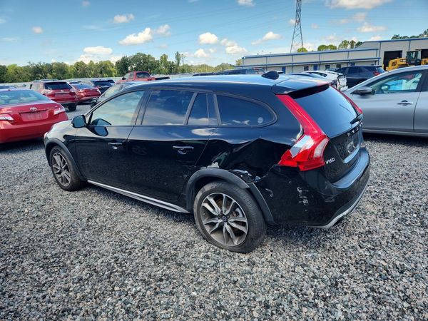2017 VOLVO V60 CROSS COUNTRY Premier — DSRA