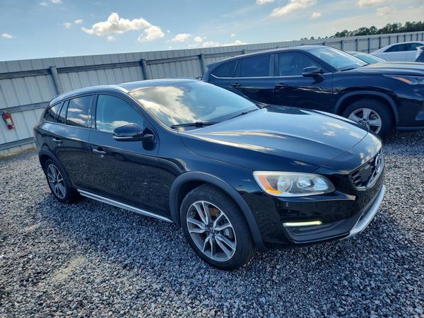 2017 VOLVO V60 CROSS COUNTRY Premier — Passenger 3/4