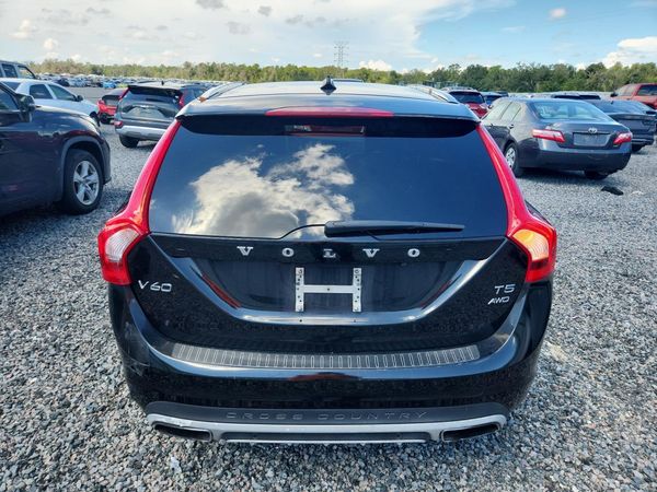 2017 VOLVO V60 CROSS COUNTRY Premier — DIRR