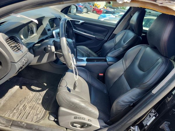 2017 VOLVO V60 CROSS COUNTRY Premier — DENT
