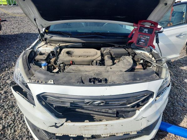 2017 HYUNDAI SONATA — Engine bay