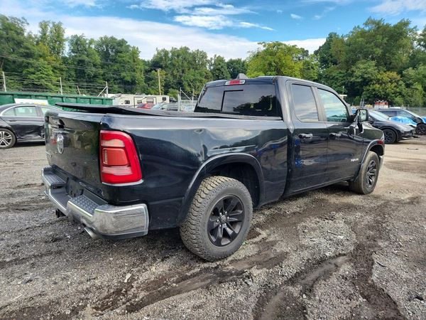 2020 RAM 1500 LARAMIE QUAD CAB 4X2
