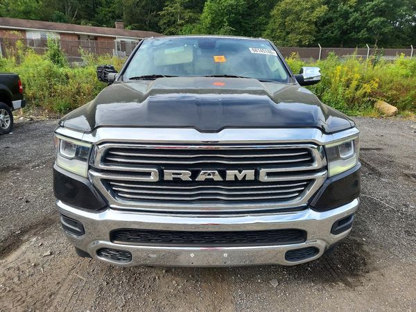 2020 RAM 1500 LARAMIE QUAD CAB 4X2