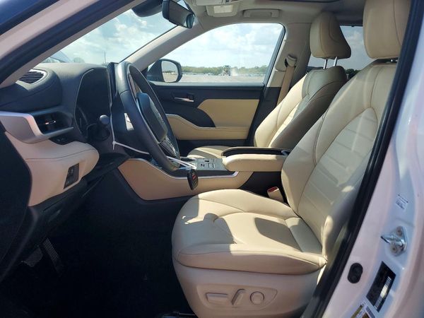 2024 TOYOTA HIGHLANDER