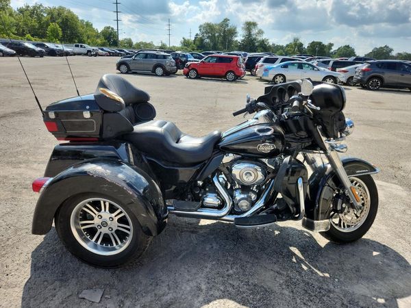 2012 HARLEY-DAVIDSON FLHTCUTG