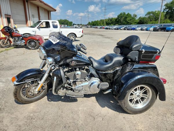 2012 HARLEY-DAVIDSON FLHTCUTG