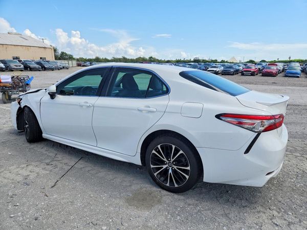 2018 TOYOTA CAMRY