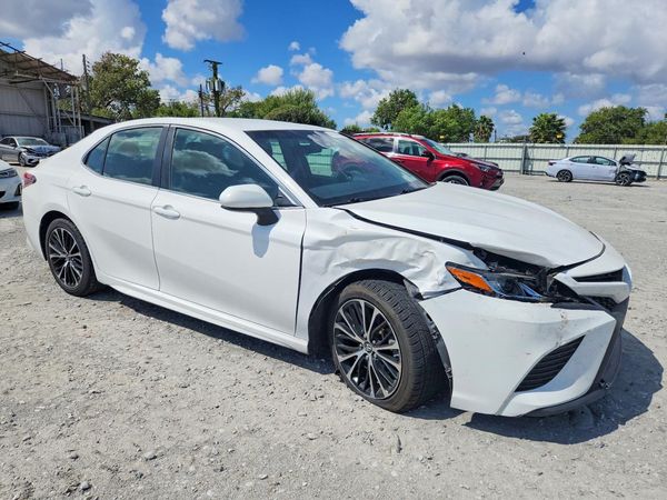 2018 TOYOTA CAMRY