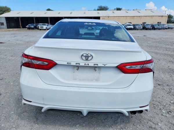 2018 TOYOTA CAMRY