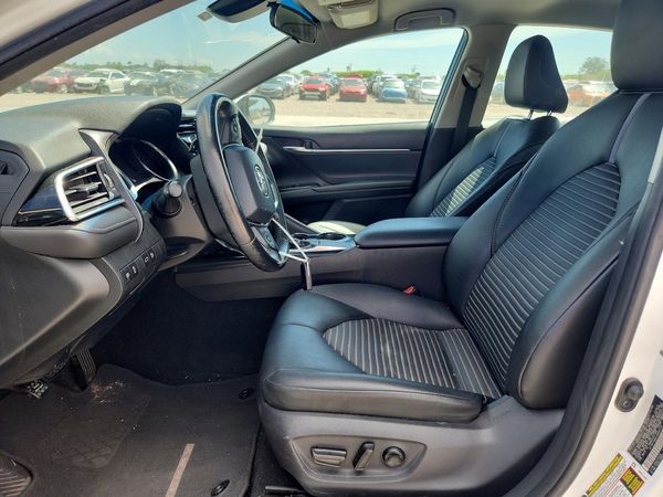 2018 TOYOTA CAMRY