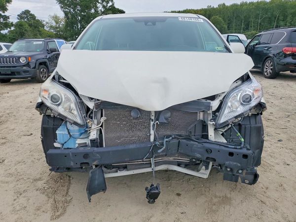 2020 TOYOTA SIENNA Q grade — DIRF