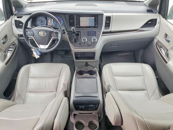 2020 TOYOTA SIENNA Q grade — CKPT