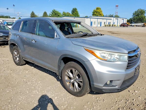 2016 TOYOTA HIGHLANDER
