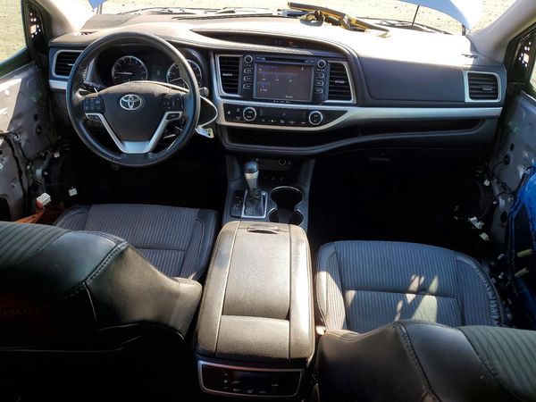 2016 TOYOTA HIGHLANDER