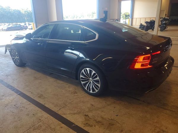 2020 VOLVO S90