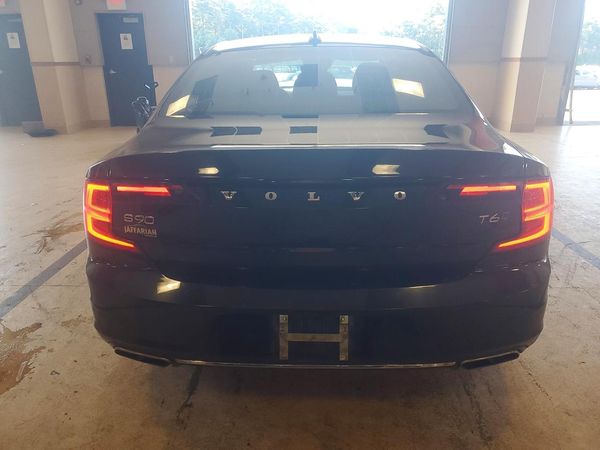 2020 VOLVO S90
