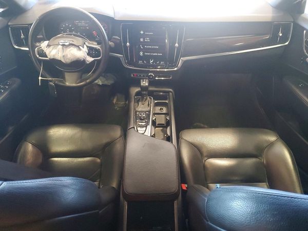 2020 VOLVO S90