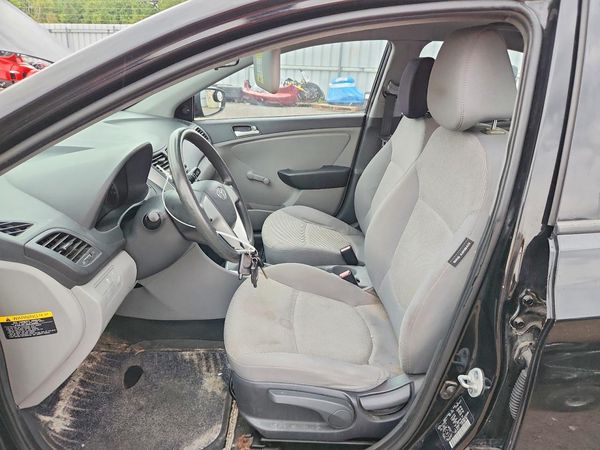 2013 HYUNDAI ACCENT GLS, GS — DENT