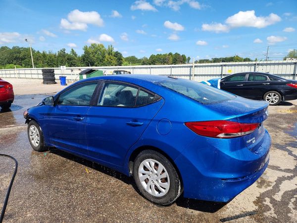 2017 HYUNDAI ELANTRA SE Base