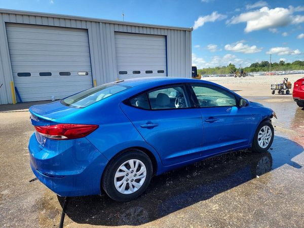 2017 HYUNDAI ELANTRA SE Base