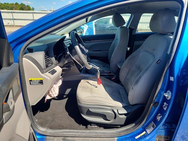 2017 HYUNDAI ELANTRA SE Base