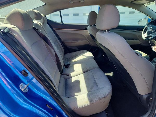 2017 HYUNDAI ELANTRA SE Base