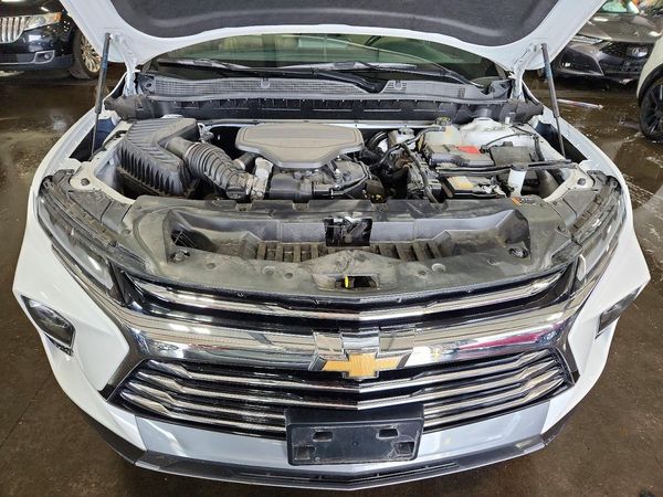2024 CHEVROLET BLAZER Premier — Engine bay