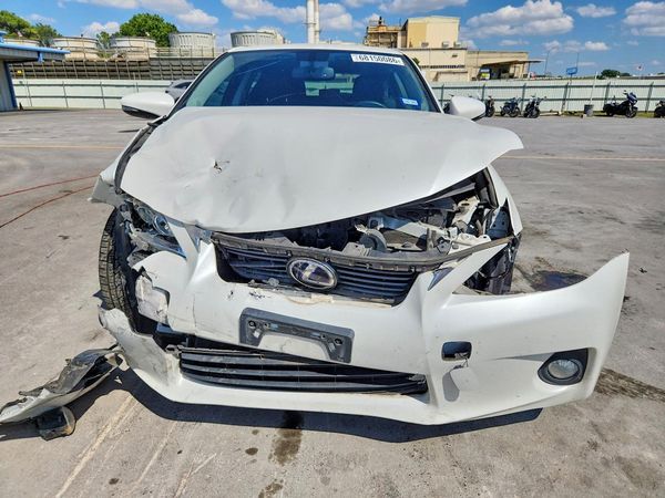 2013 LEXUS CT 200h