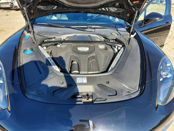 2019 PORSCHE PANAMERA Base / 4 — Engine bay