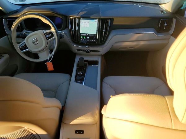 2024 VOLVO XC60