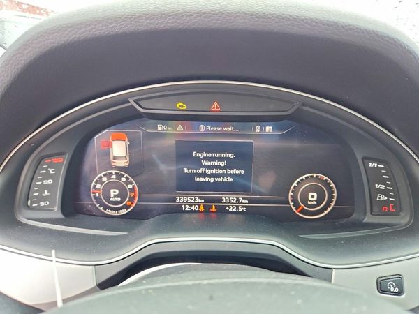 2017 AUDI Q7 quattro Premium Plus