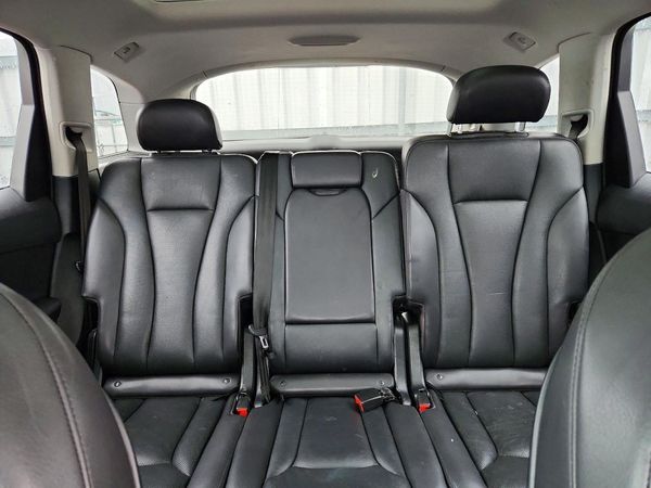2017 AUDI Q7 quattro Premium Plus