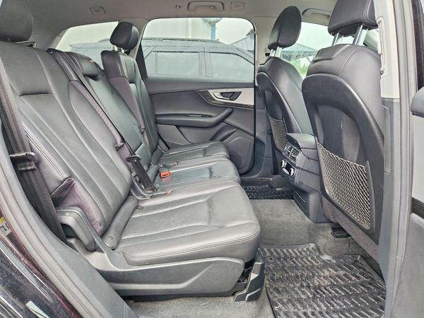 2017 AUDI Q7 quattro Premium Plus